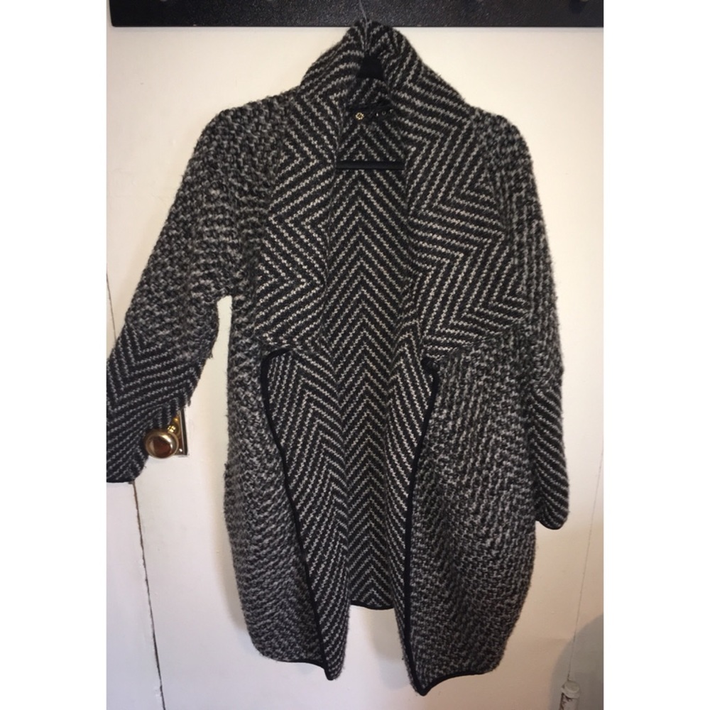 Gorgeous wool Jupe sweater